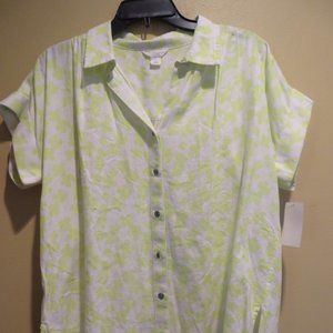 LADIES CASLON BUTTON UP.. NEW..